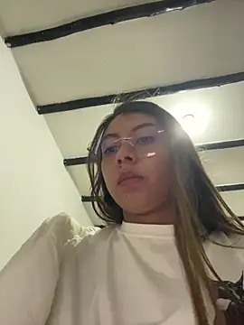 Sara-cooper2 online show from 13, 6, 2026
