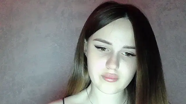 SweetLoraa online show from 19, 6, 2026