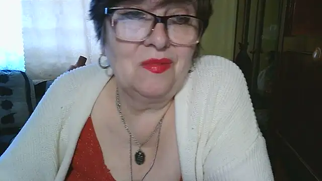 Snapshot of VeronicaGold511 chatting on 12, 5, 2026 VeronicaGold511 online show from 12, 5, 2026