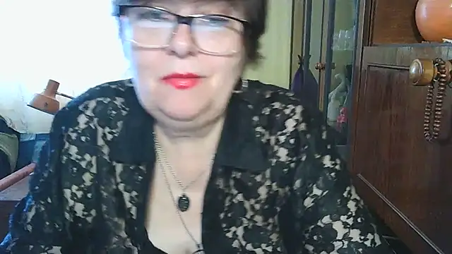 Snapshot of VeronicaGold511 chatting on 20, 5, 2026 VeronicaGold511 online show from 20, 5, 2026