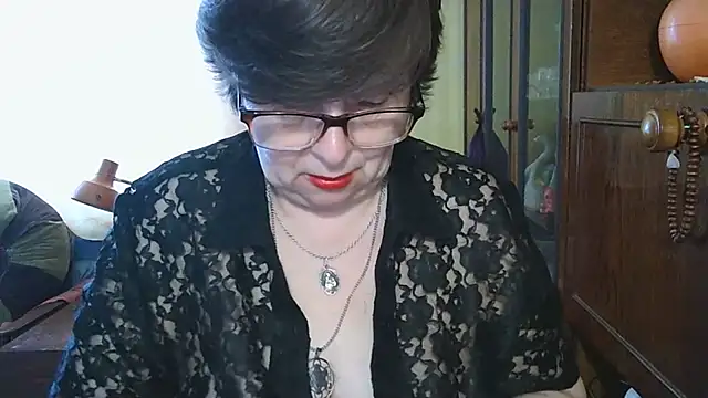Snapshot of VeronicaGold511 chatting on 27, 5, 2026 VeronicaGold511 online show from 27, 5, 2026