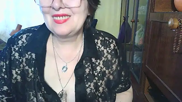 Snapshot of VeronicaGold511 chatting on 28, 5, 2026 VeronicaGold511 online show from 28, 5, 2026
