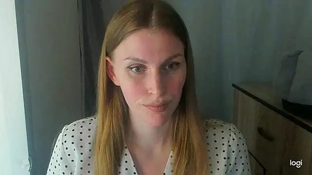 JuliaMuuun online show from 7, 6, 2026
