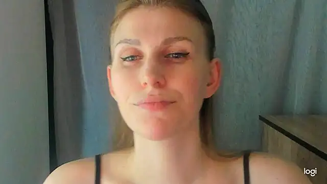 JuliaMuuun online show from 12, 6, 2026