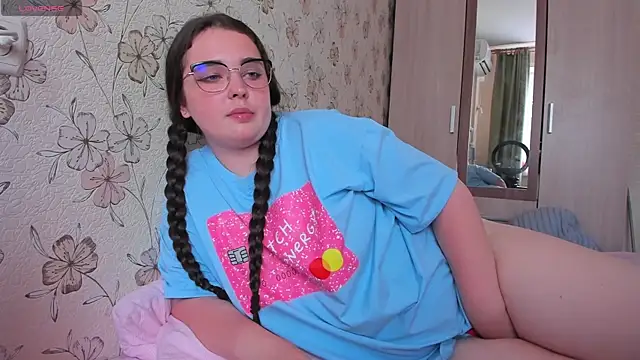 Alice next door online show from 21, 6, 2026