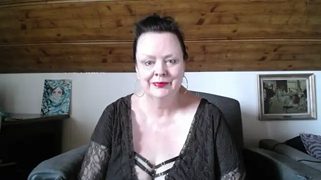TiffanyMature online show from 13, 6, 2026