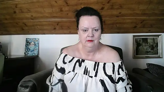 TiffanyMature online show from 17, 6, 2026