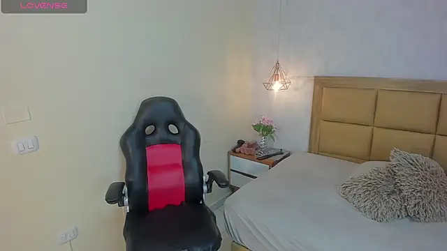 MELISSAROUGE online show from 24, 6, 2026