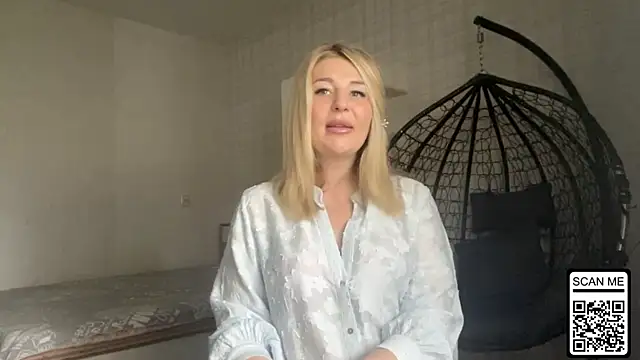 Blondie xoxoxo online show from 14, 6, 2026