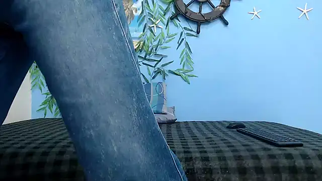 Snapshot of skinnyverus18 chatting on 21, 6, 2026 skinnyverus18 online show from 21, 6, 2026