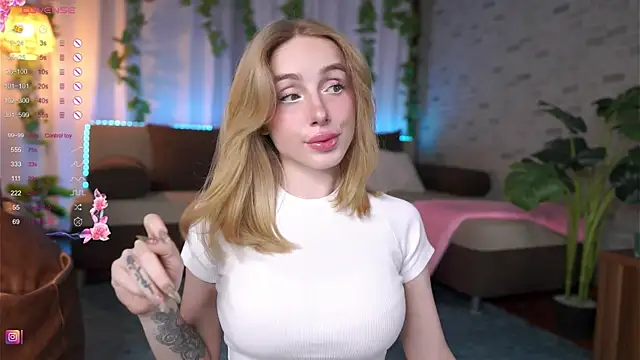 BabyyyLunaX online show from 4, 6, 2026