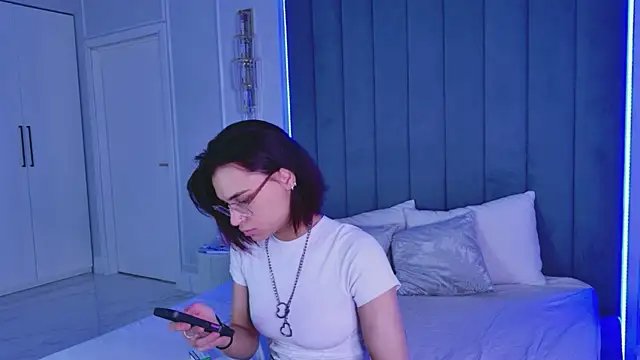 VioletAsh online show from 16, 6, 2026