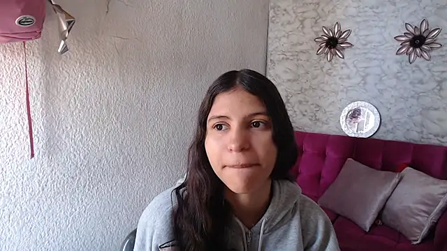 Evagirl69 online show from 12, 6, 2026