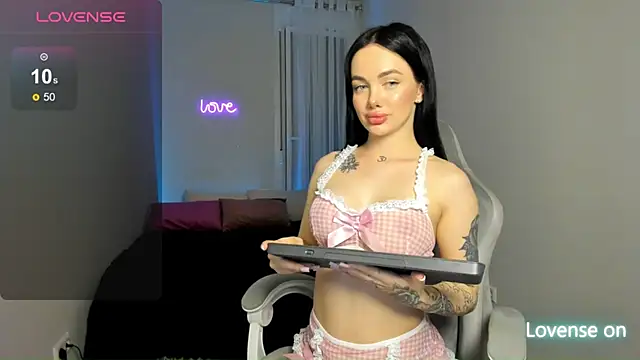 SelinaStorm online show from 8, 5, 2026