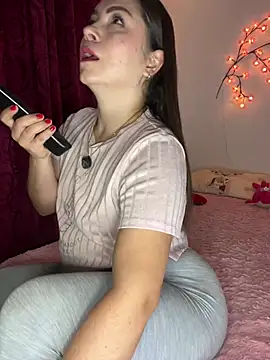 Amelia laurent online show from 3, 7, 2026