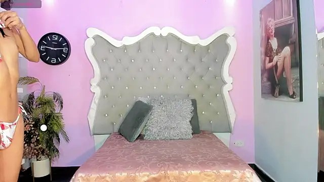 Honey Moontsts online show from 10, 6, 2026