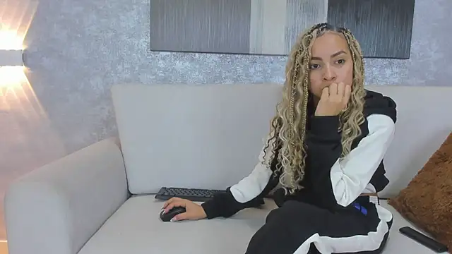 Lucia jane online show from 23, 6, 2026