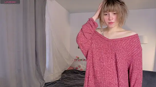 KikiMoor online show from 8, 6, 2026