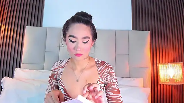 Nicolqueen  online show from 23, 6, 2026