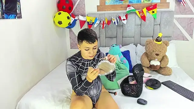 christopher Hot online show from 17, 6, 2026