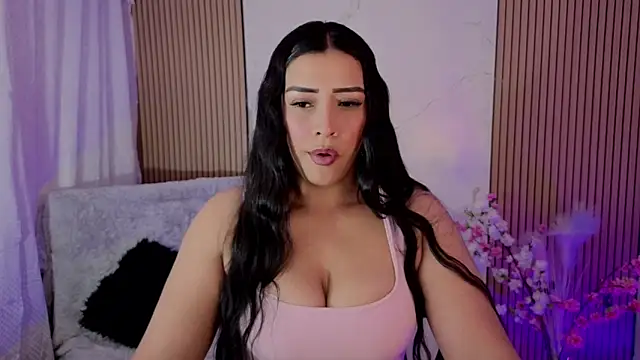 Kayleemorales online show from 4, 6, 2026