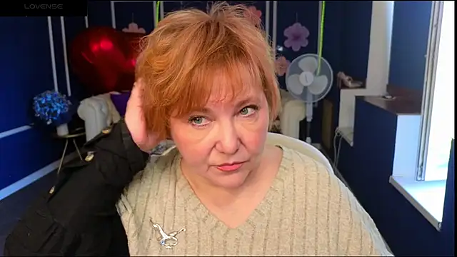 Kira Kenett online show from 3, 6, 2026