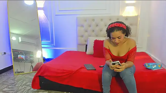 Snapshot of charlotte_dante212 chatting on 8, 6, 2026 charlotte dante212 online show from 8, 6, 2026