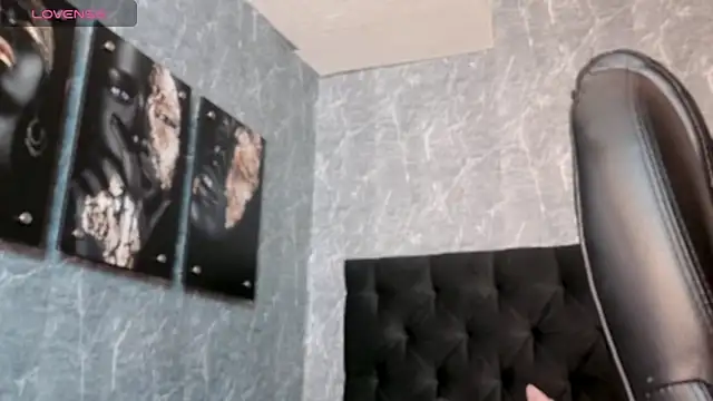 Snapshot of sophie__blare chatting on 4, 6, 2026 sophie blare online show from 4, 6, 2026