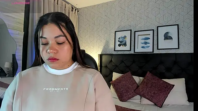 Snapshot of sophie__blare chatting on 23, 6, 2026 sophie blare online show from 23, 6, 2026