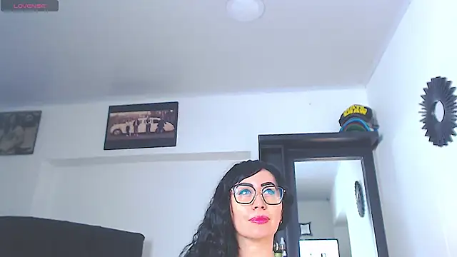 Vicky hotmilf online show from 26, 6, 2026