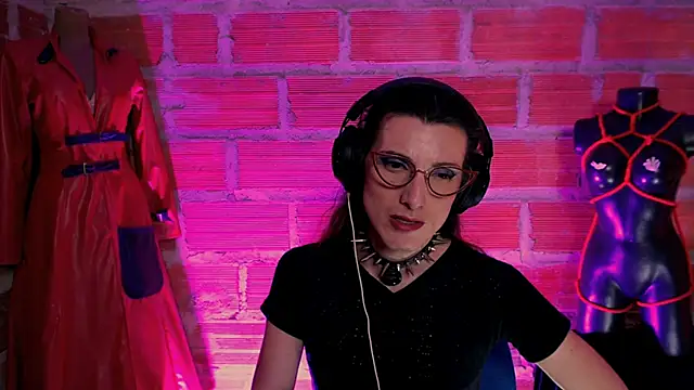 Moira-Hot online show from 4, 7, 2026