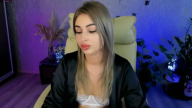 NikkiiStill online show from 25, 6, 2026