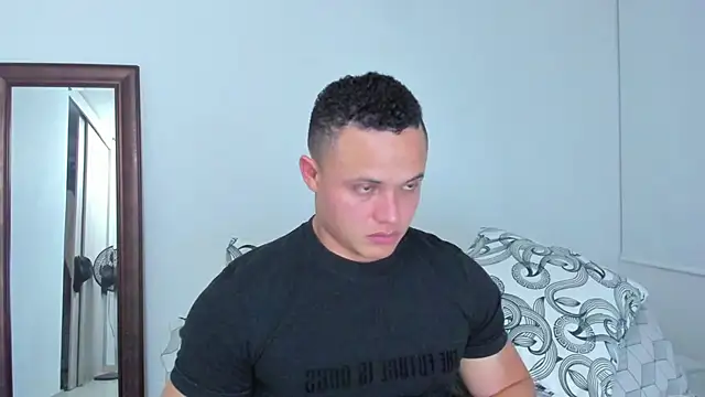 KingLevi01 online show from 10, 6, 2026