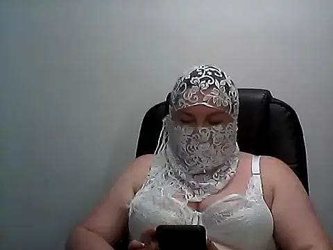EllaLove2277 online show from 24, 6, 2026