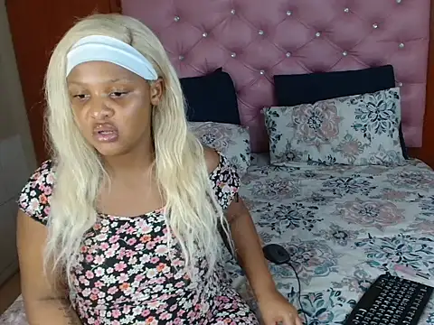 HotAssQueen online show from 19, 10, 2025