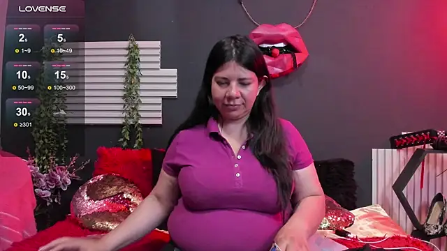 kinky momm online show from 18, 6, 2026