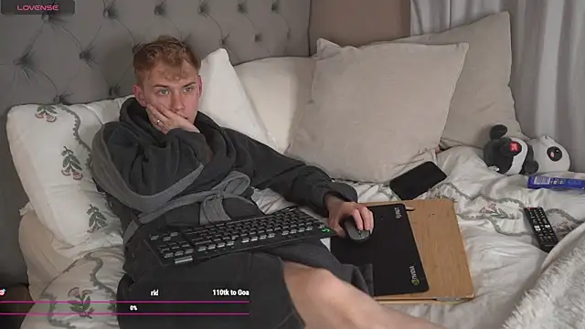 scottishtwink01 online show from 12, 6, 2026