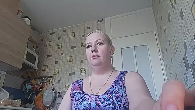Snapshot of Feyrinn chatting on 19, 6, 2026 Feyrinn online show from 19, 6, 2026