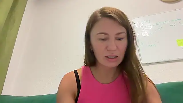 Snapshot of Caliraa chatting on 10, 7, 2026 Caliraa online show from 10, 7, 2026
