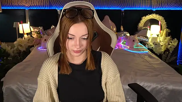 FoxyMayy online show from 19, 6, 2026