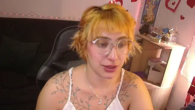 Miacatsito3 online show from 13, 6, 2026