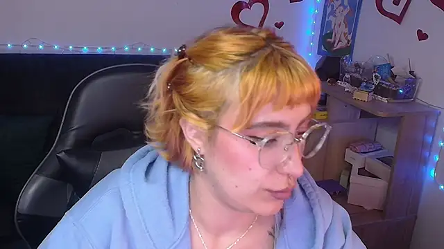 Miacatsito3 online show from 16, 6, 2026