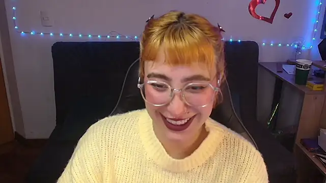 Miacatsito3 online show from 24, 6, 2026