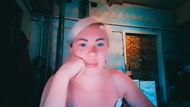 EmmaCat  online show from 12, 6, 2026