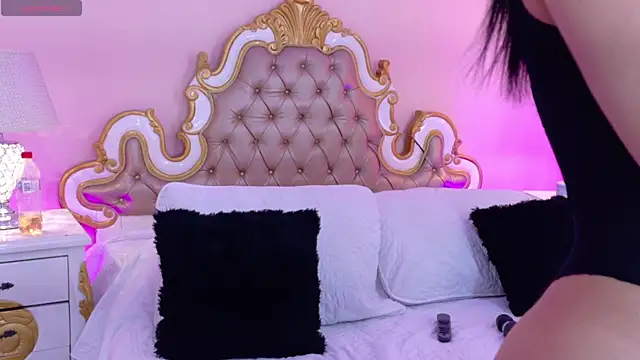 AryCorinne online show from 24, 6, 2026