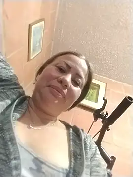 LaraCaliente online show from 21, 6, 2026