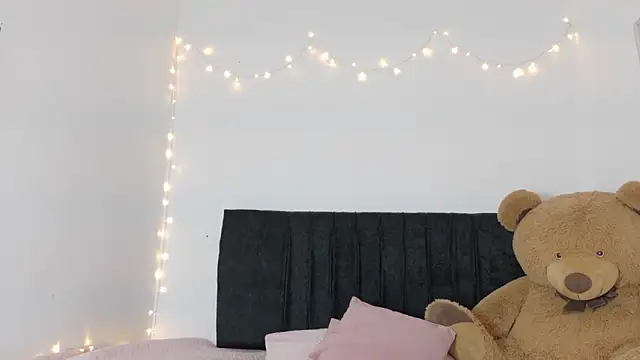 Natashaparker   online show from 18, 6, 2026