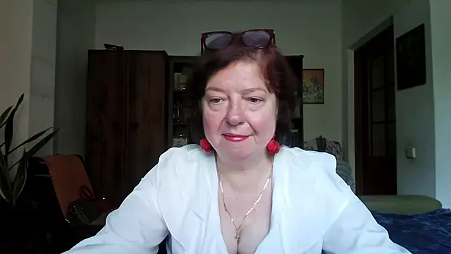 Violet Pulse online show from 5, 6, 2026