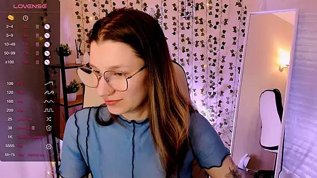 LinaBlossom  online show from 12, 6, 2026