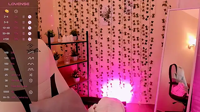 LinaBlossom  online show from 18, 6, 2026